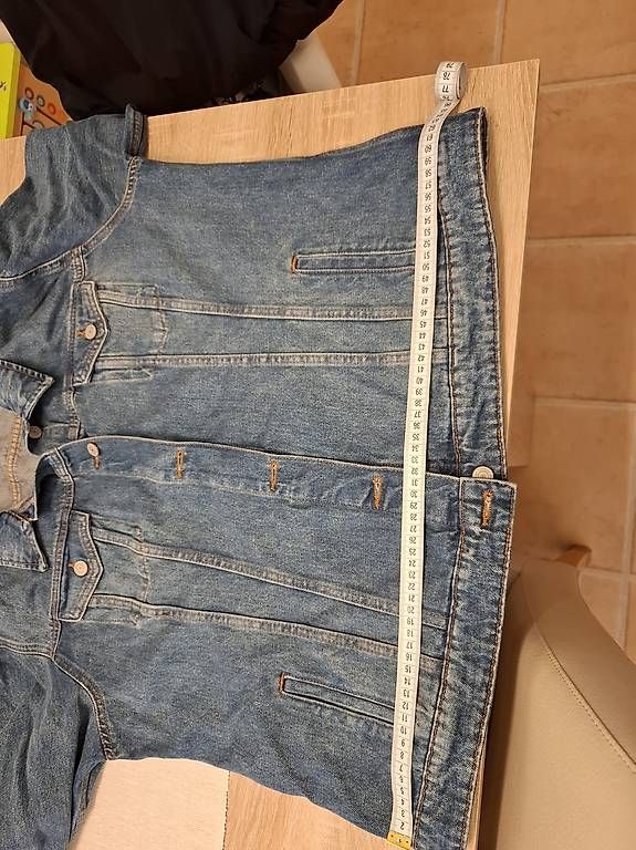 Vestes: Jeansjacke  neu – D'occasion à Münchenstein par Salvis_68 2