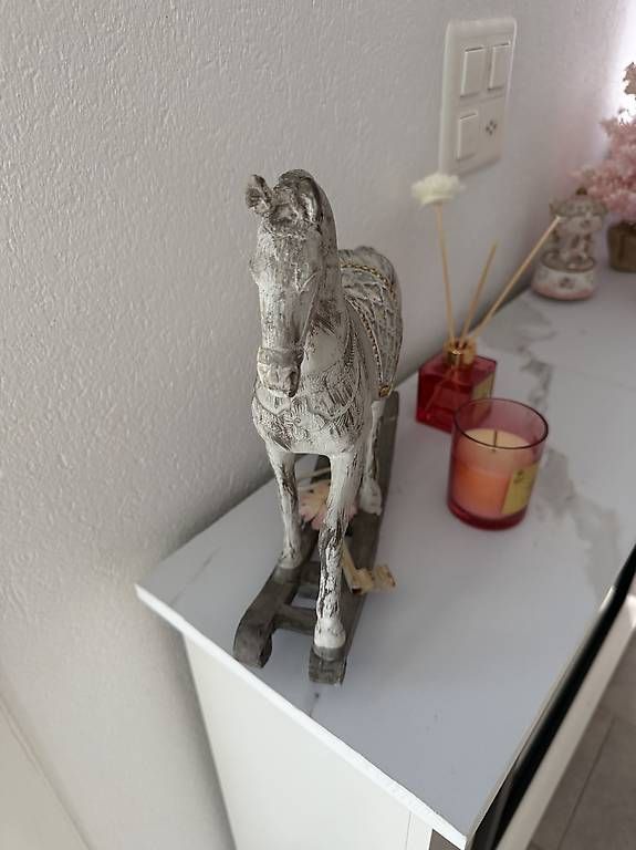 Statuette: schaukelpferd  – Usato da Adligenswil venduto da balboa5