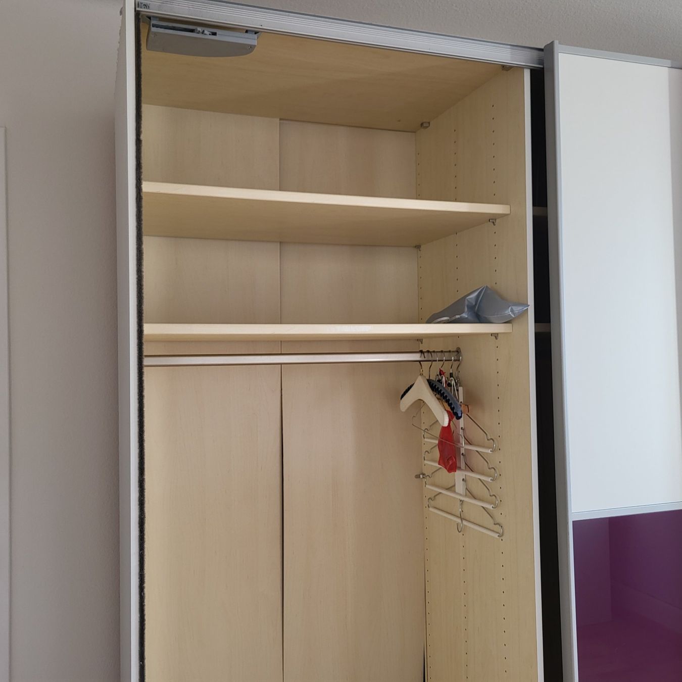 Schränke: Kleiderschrank – Gebraucht aus Lostorf von Benidomi1 1