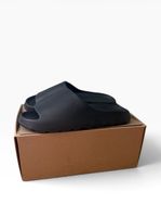 Yeezy Slides Black
