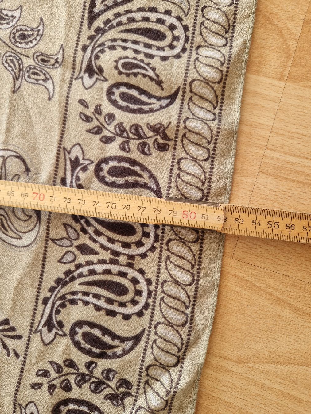 Foulard & Sciarpe: Damen Schal – Usato da Kulmerau venduto da Doene7 2