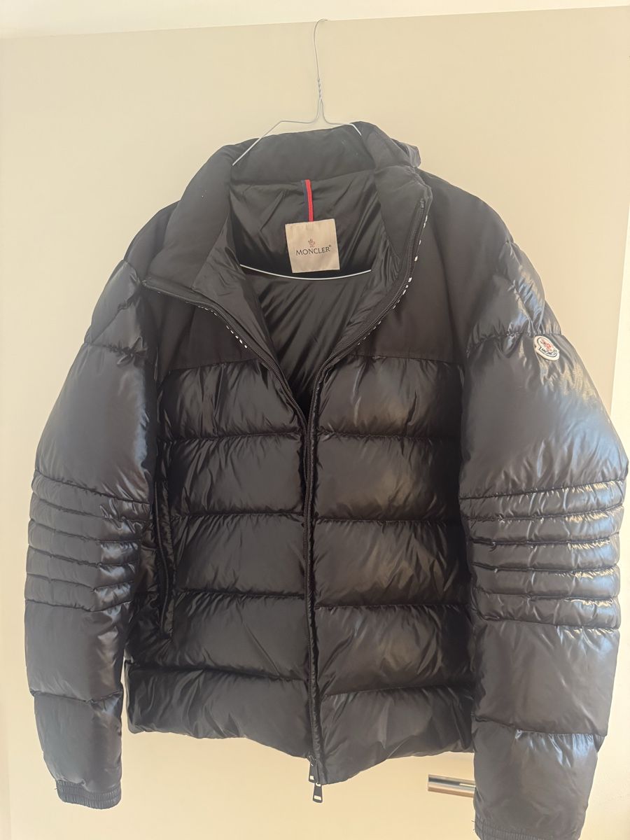 Moncler Giacche: Moncler Daunenjacke schwarz  – Difettoso da Meilen venduto da nic_8s2s
