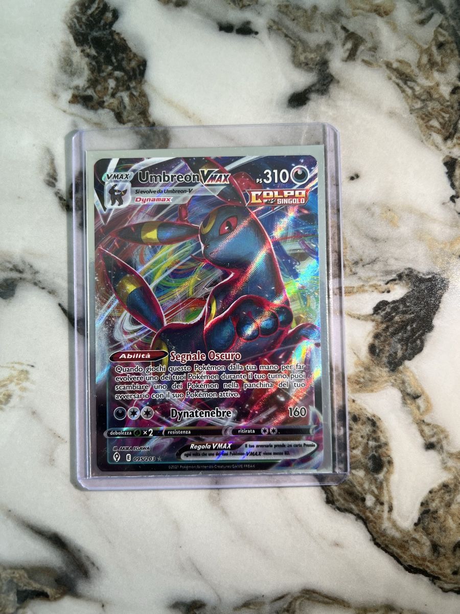 Pokémon Carte collezionabili: Umbreon VMAX IT – Usato da Bützberg venduto da MySell