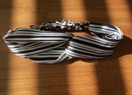 Haarband mit Streifenmuster