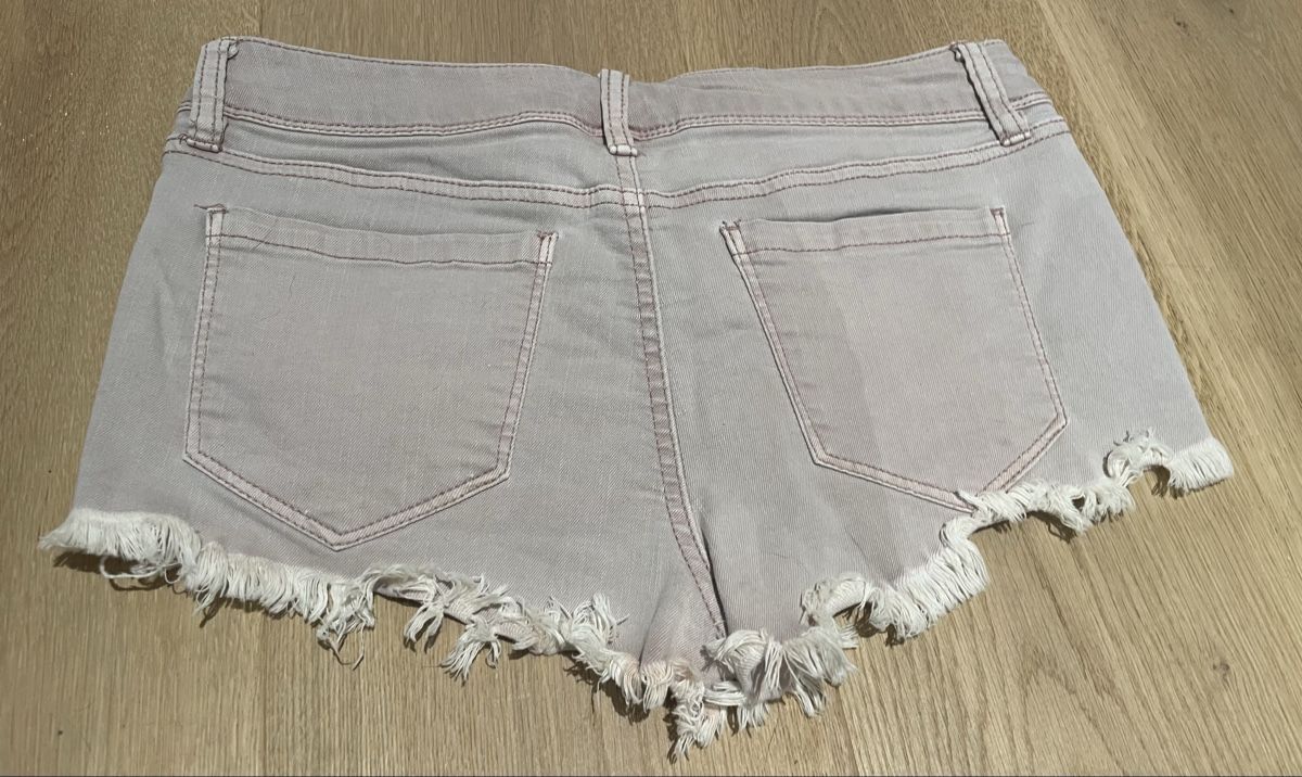 Jeans: Refuge distressed denim short US 2 blush pink – Gebraucht aus Embrach von lau_2gtp 3