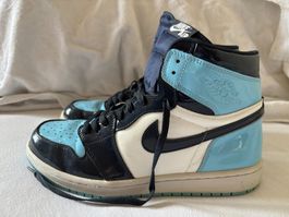 Nike Jordan 1 Retro High UNC Patent, Gr. 45, Top
