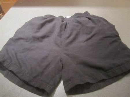 Shorts Grösse 128, schwarz