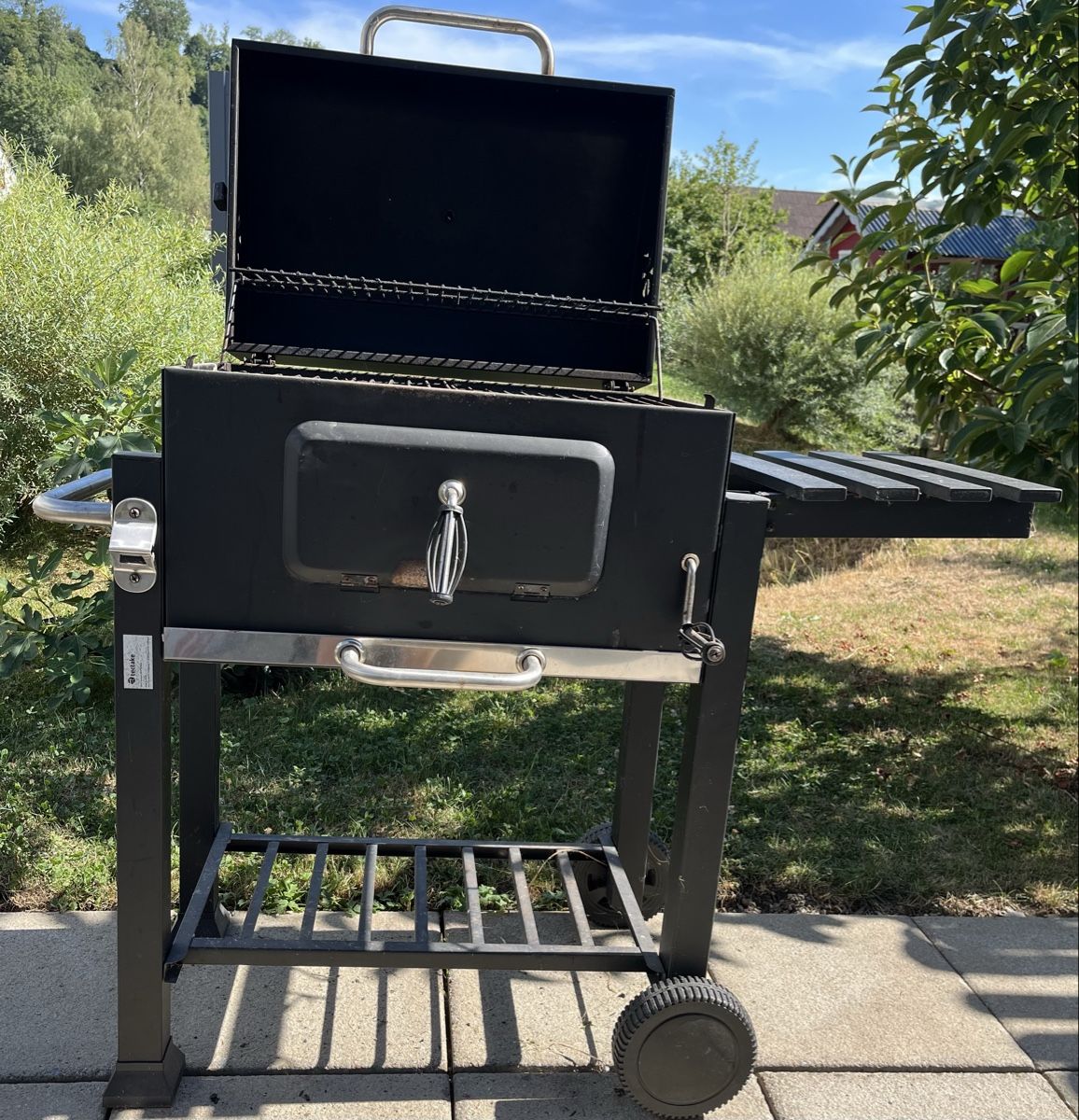 Grills: Holzkohlegrill tectake mit Thermometer und Abdeckung – Gebraucht aus Kaisten von Dashir