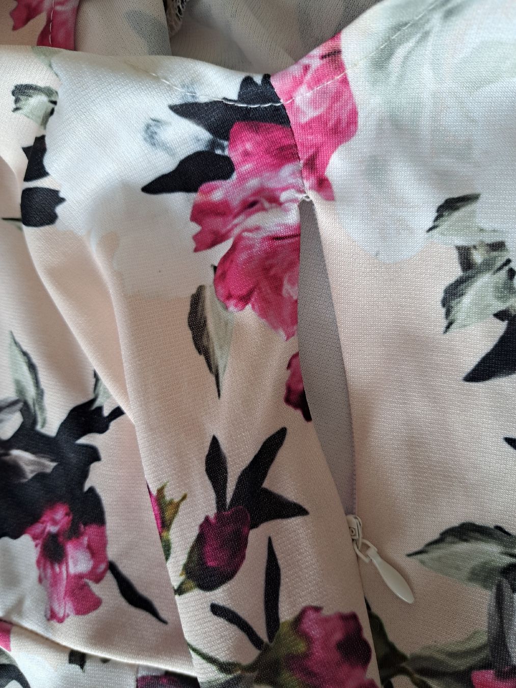 Vestiti: Kleid Blumenmuster Grösse S neuwertig – Nuovo (secondo la descrizione) da Jona venduto da cel_s8jx 2