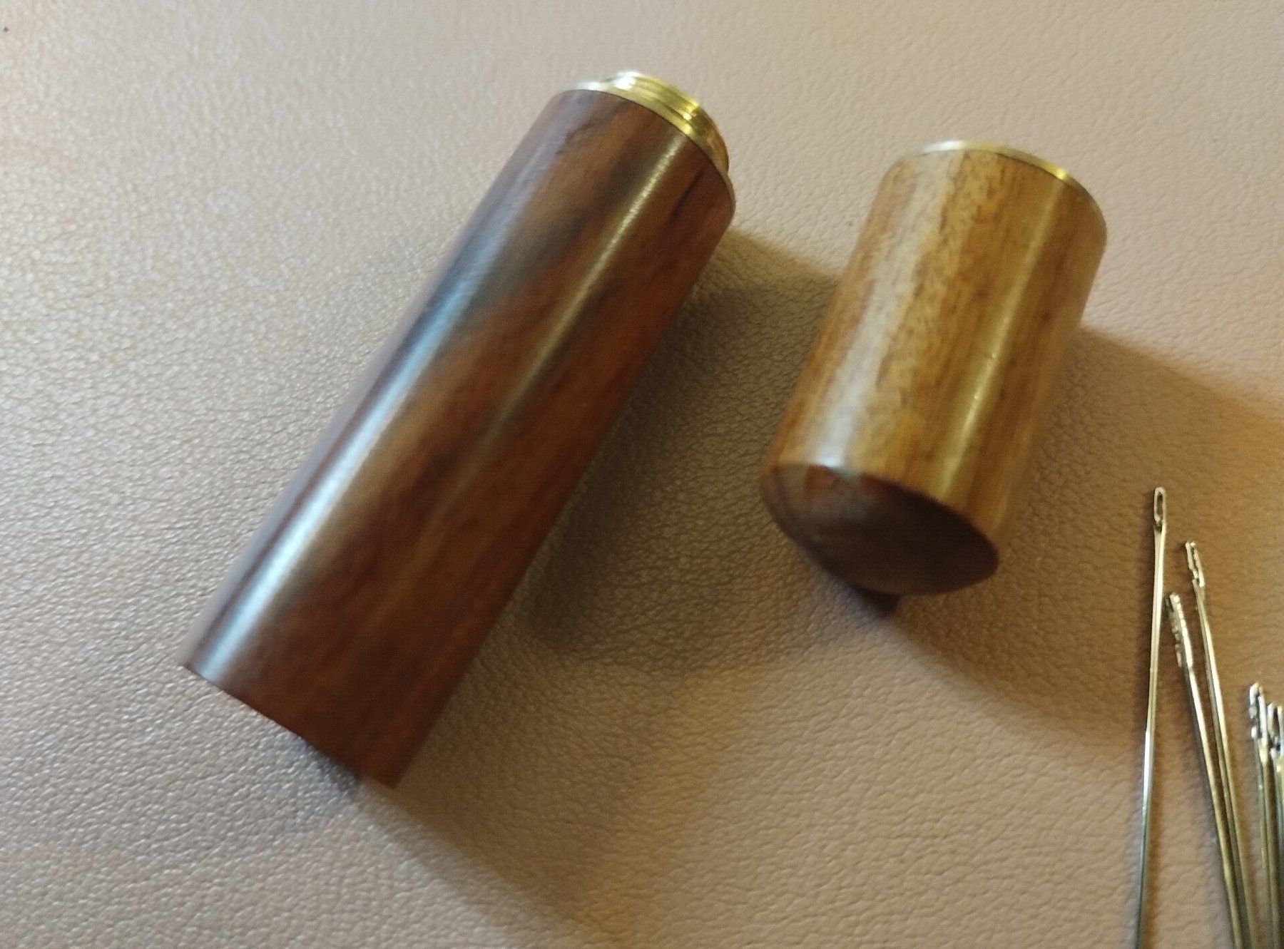 Nadeln: 10x Nähset Holzkiste mit 30 großen Nadeln - kit de couture – Neu (gemäss Beschreibung) aus Bussigny von NATURALO 3
