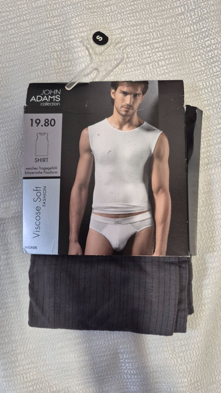 John Adams T-shirt: *** NEU Shirt  grau in S *** Briefpost – Nuovo e nell'imballaggio originale da Villars-sur-Glâne venduto da snacks01