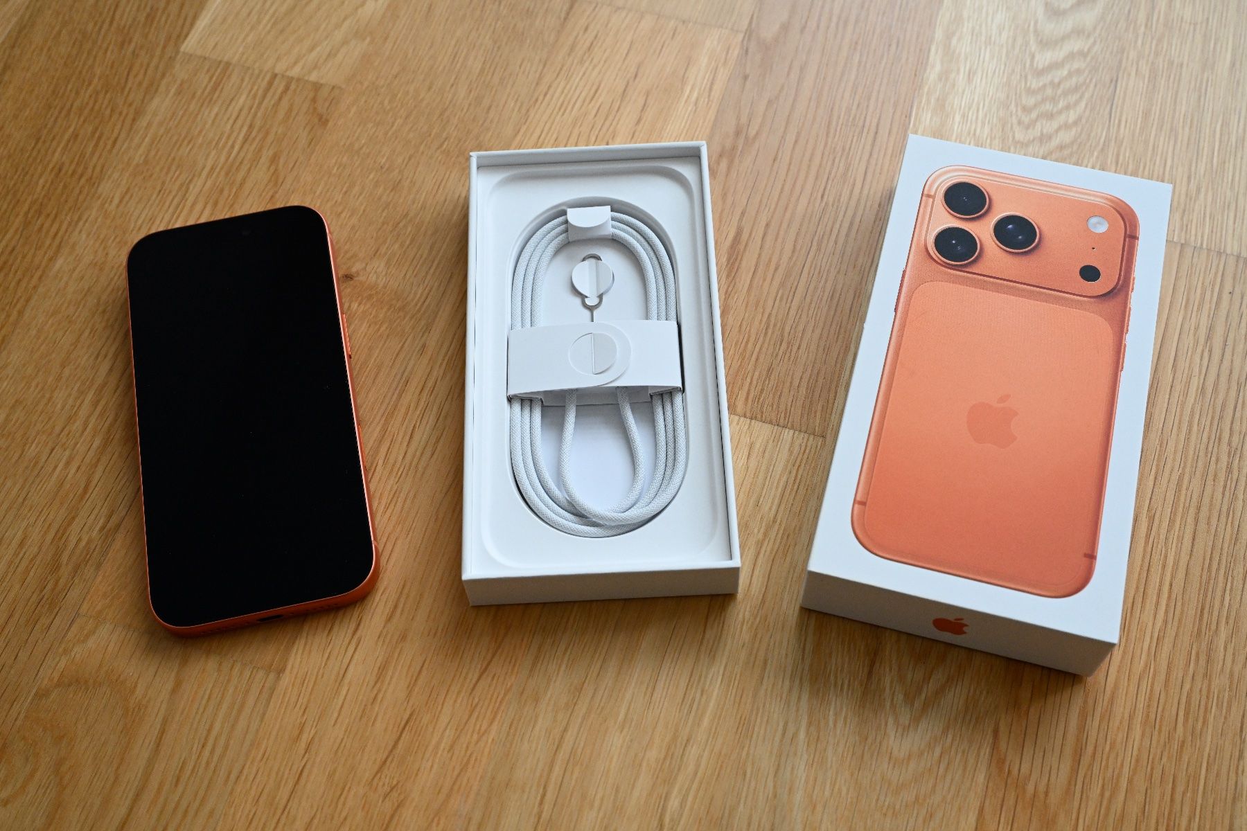 Apple Telefoni cellulari / Smartphones: Apple iPhone 17 Pro, Cosmic Orange, 256GB – Nuovo (secondo la descrizione) da Wollerau venduto da Binom01 1