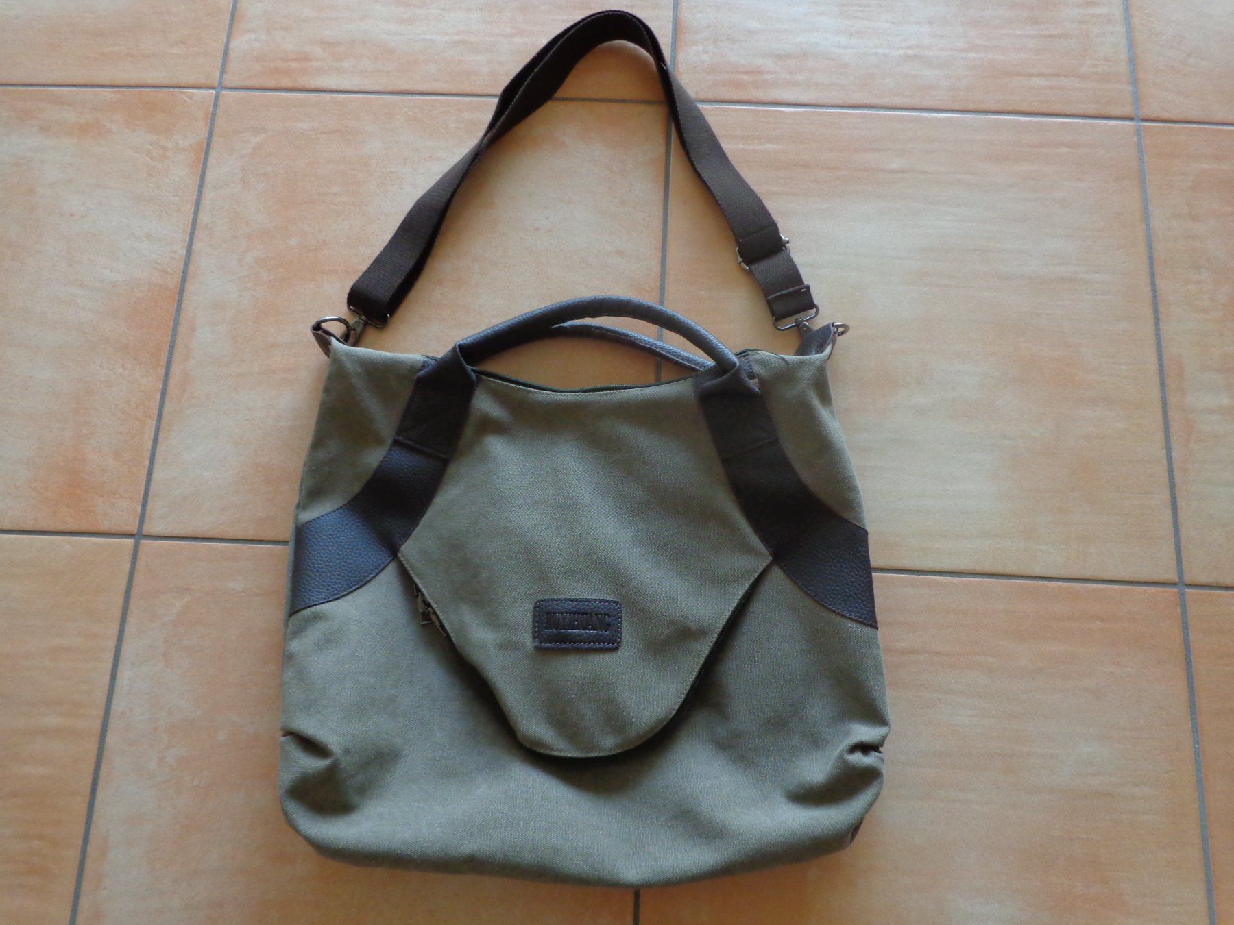 Taschen für Damen: Grand sac neuf kaki – Neu und originalverpackt aus St-Blaise von endora63 1