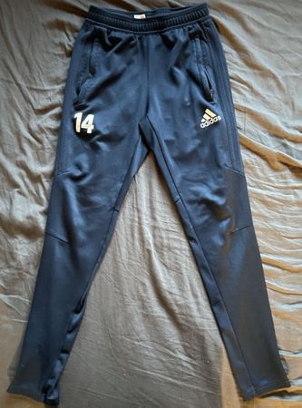 5 Adidas Sporthosen Grösse S