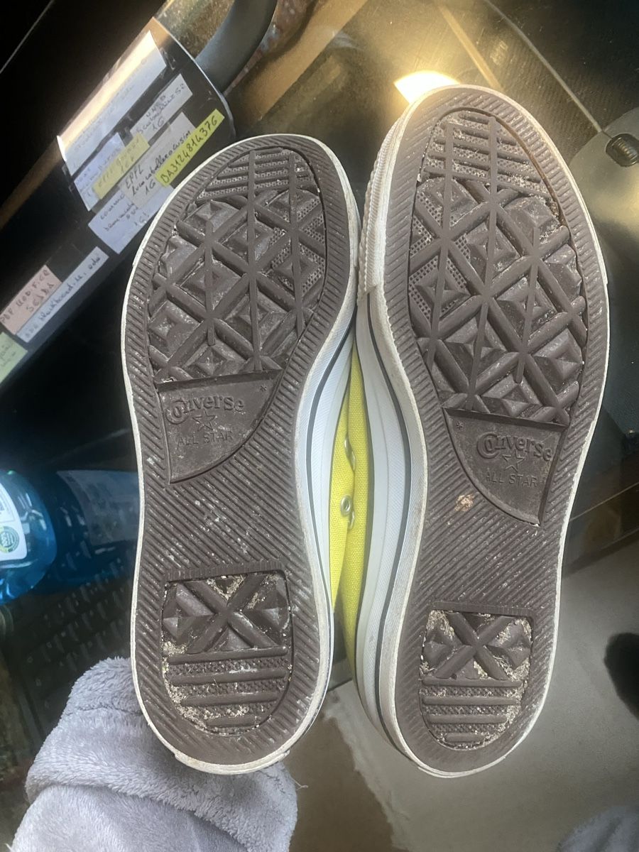 Converse Herrenschuhe: Converse gelb 40 – Gebraucht aus Küssnacht am Rigi von CALIFRASQUI 2
