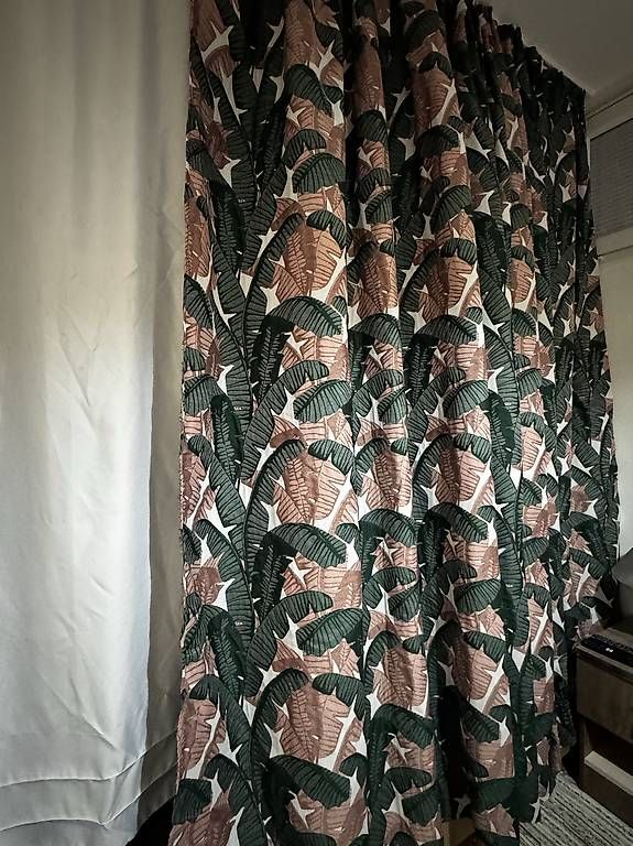 Cuscini: Ensemble rideaux et grands coussins  – Nuovo e nell'imballaggio originale da Onex venduto da Shoppingchic 2