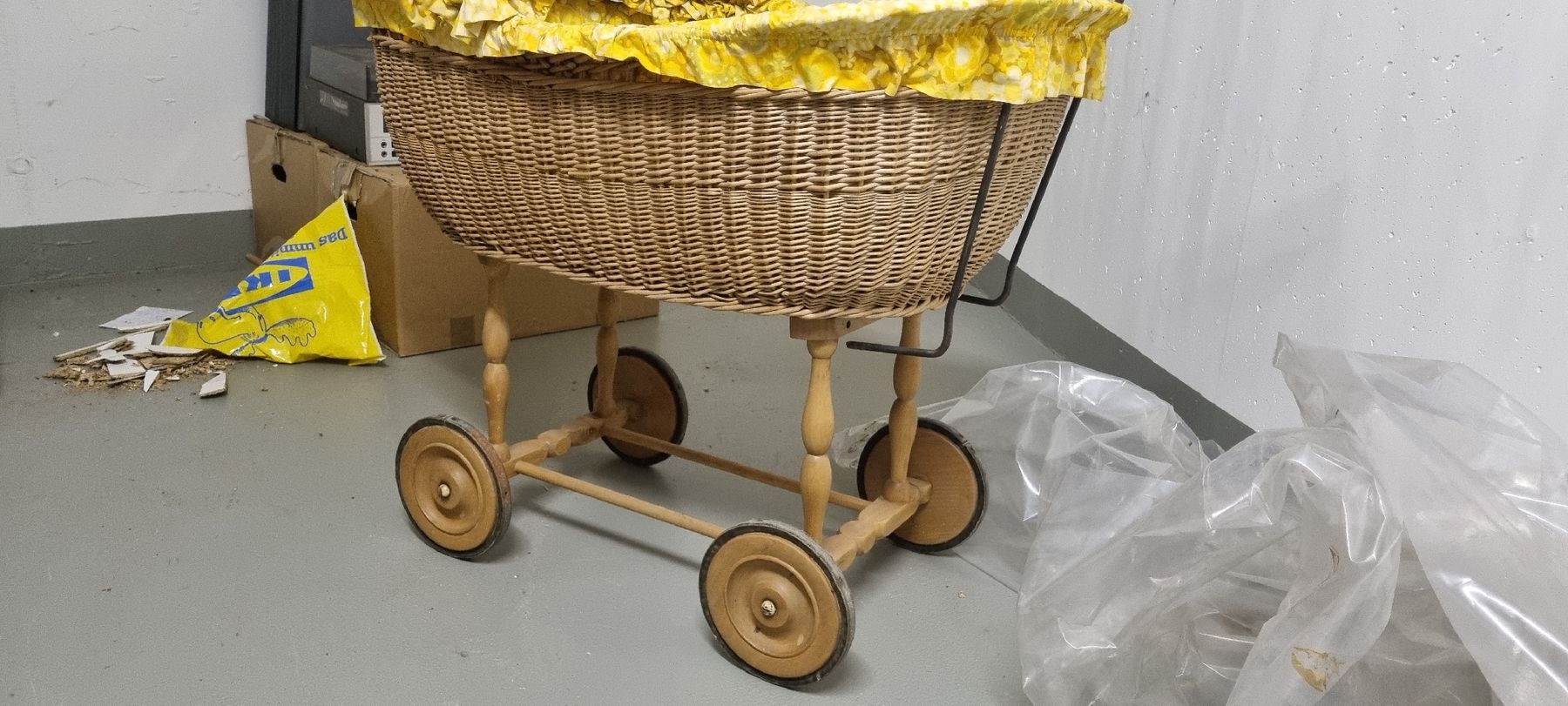 Carrozzine: antiker Stubenwagen – Usato da Wädenswil venduto da weihpos 4