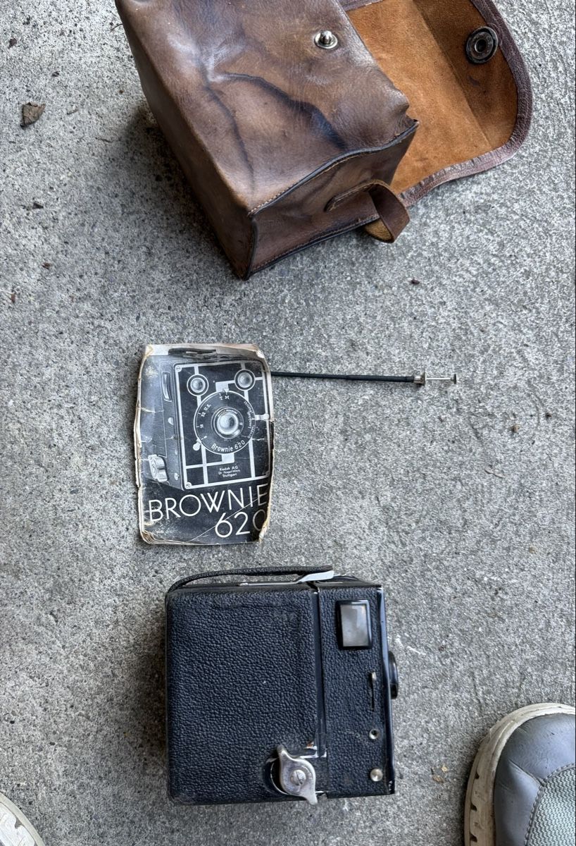 Kodak Kamera: Kodak Brownie 620 Kamera mit Ledertasche  – Defekt aus Lyss von nekoreh 6