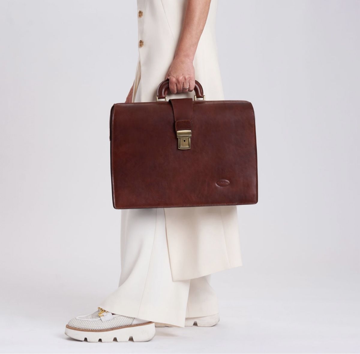 Valigie & Borse: Arzttasche aus Leder Cambridge – Nuovo e nell'imballaggio originale da Wittenbach venduto da WWW.DRILUBAGS.CH 1
