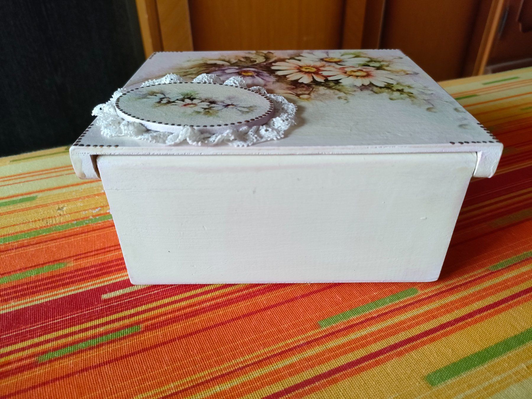 Cassapanche: Deko Blumen Holzbox - Truhe – Usato da Muri AG venduto da Mupuputs 2