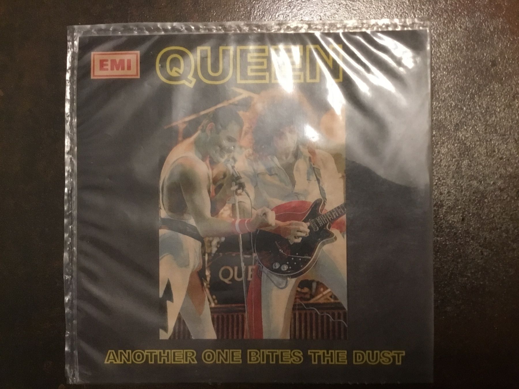 Vinyles: Queen – Another One Bites The Dust “7 Brazil – D'occasion à founex par cetrarese01
