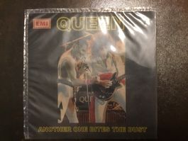 Queen – Another One Bites The Dust “7 Brazil