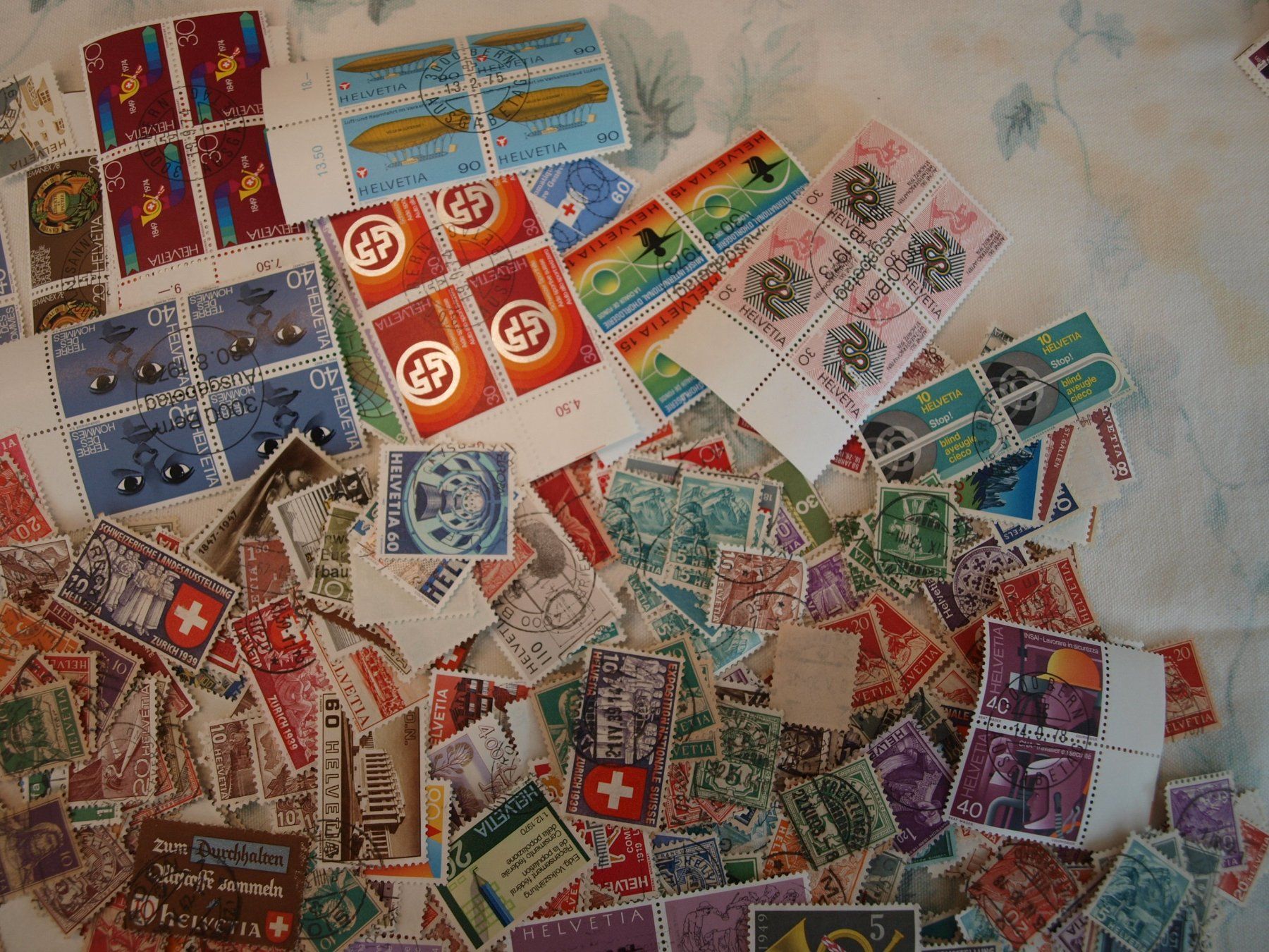 Tutti i francobolli: 1000 Schweizer Briefmarken über 70g Gebraucht siehe Bilder – Usato da Aarau venduto da Marcele0 2