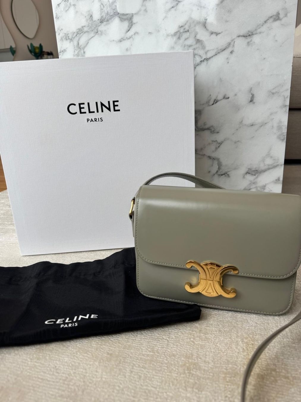 Celine Taschen für Damen: Céline Triomphe Bag LIMITED COLOR – Gebraucht aus Zürich von Lauri.M