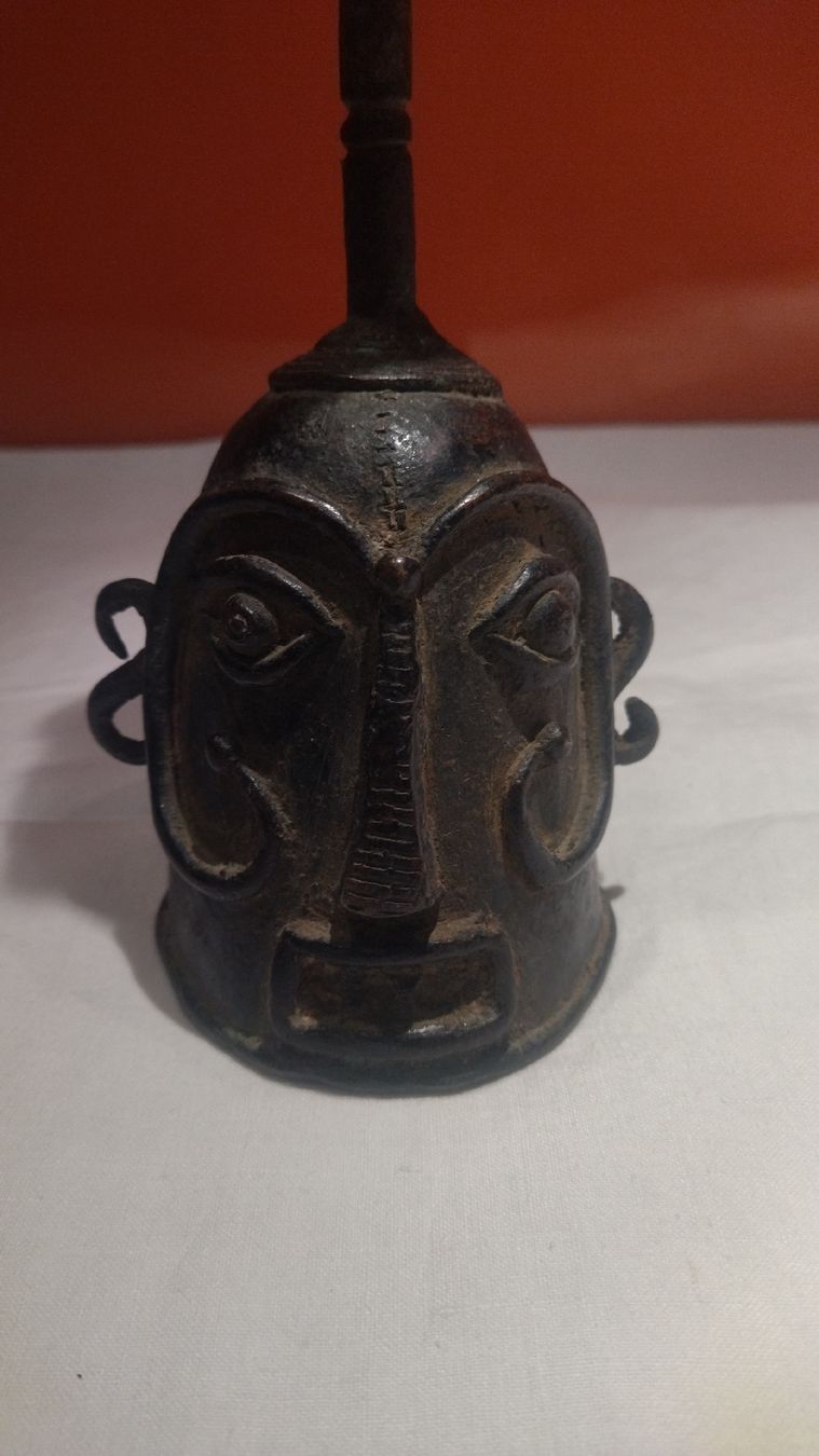 Campanacci mucche: Alte Afrikanische Ritualglocke – Usato da Zürich venduto da Top-Deal-Schweiz 2