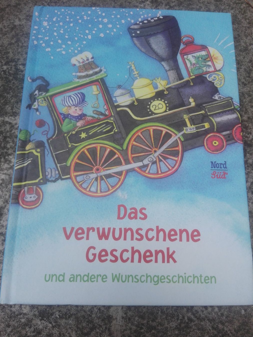 Libri: Das verwunschene Geschenk & andere Wunschgeschichten   ©2013 – Usato da St.Gallen venduto da elk2022