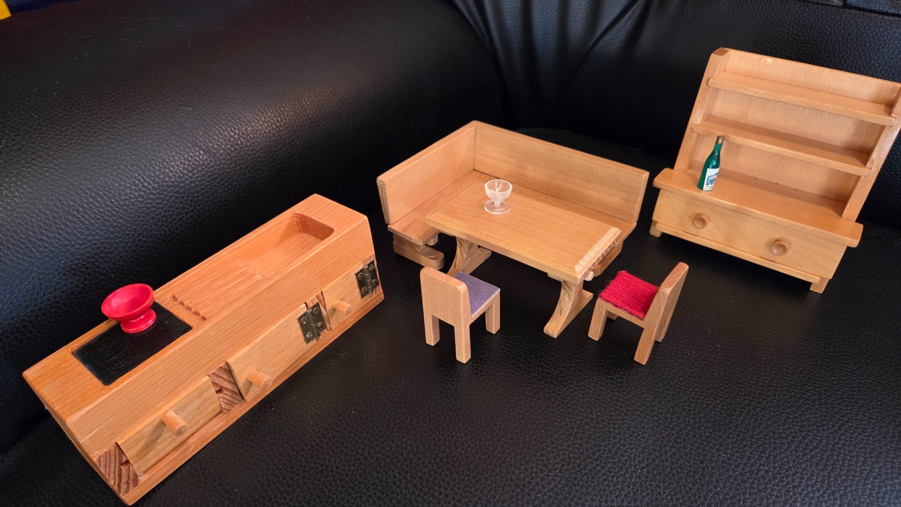 Puppenhäuser & -möbel: Puppenhausmöbel Küche – Gebraucht aus Oberwangen b. Bern von Mesimo