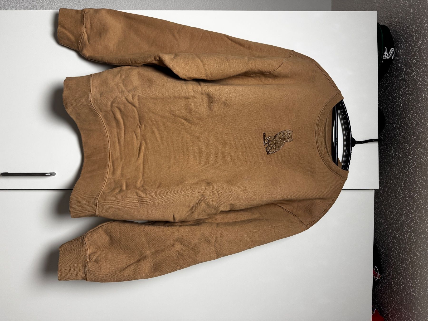 October's Very Own Maglioni & Felpe: Crewneck Sweater OVO - beige/braun – Nuovo (secondo la descrizione) da Belp venduto da mae_c8n7 1