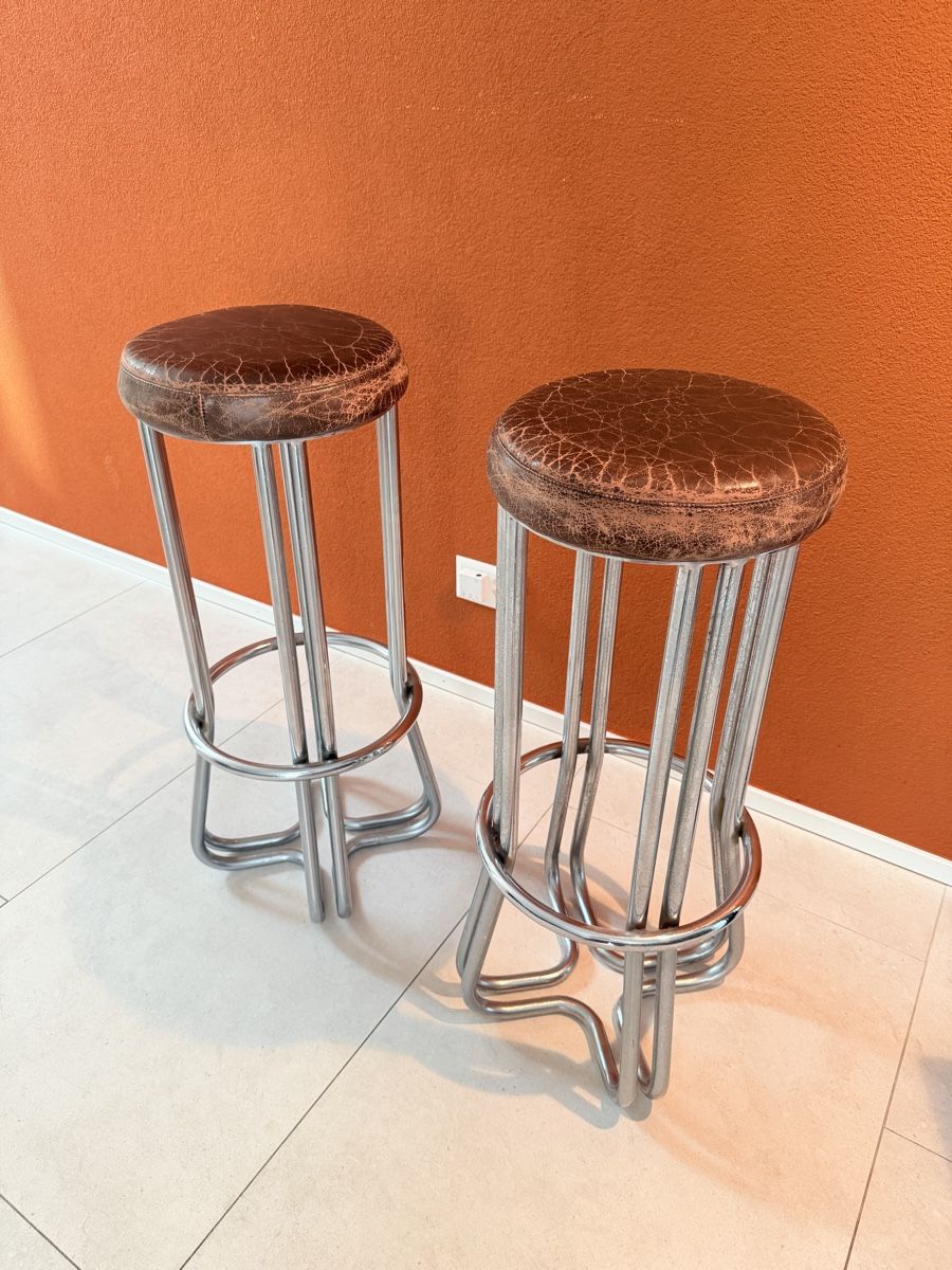 Hocker: 2 Vintage Barhocker aus Leder & Metall – Gebraucht aus Grenchen von Nur_2540 2