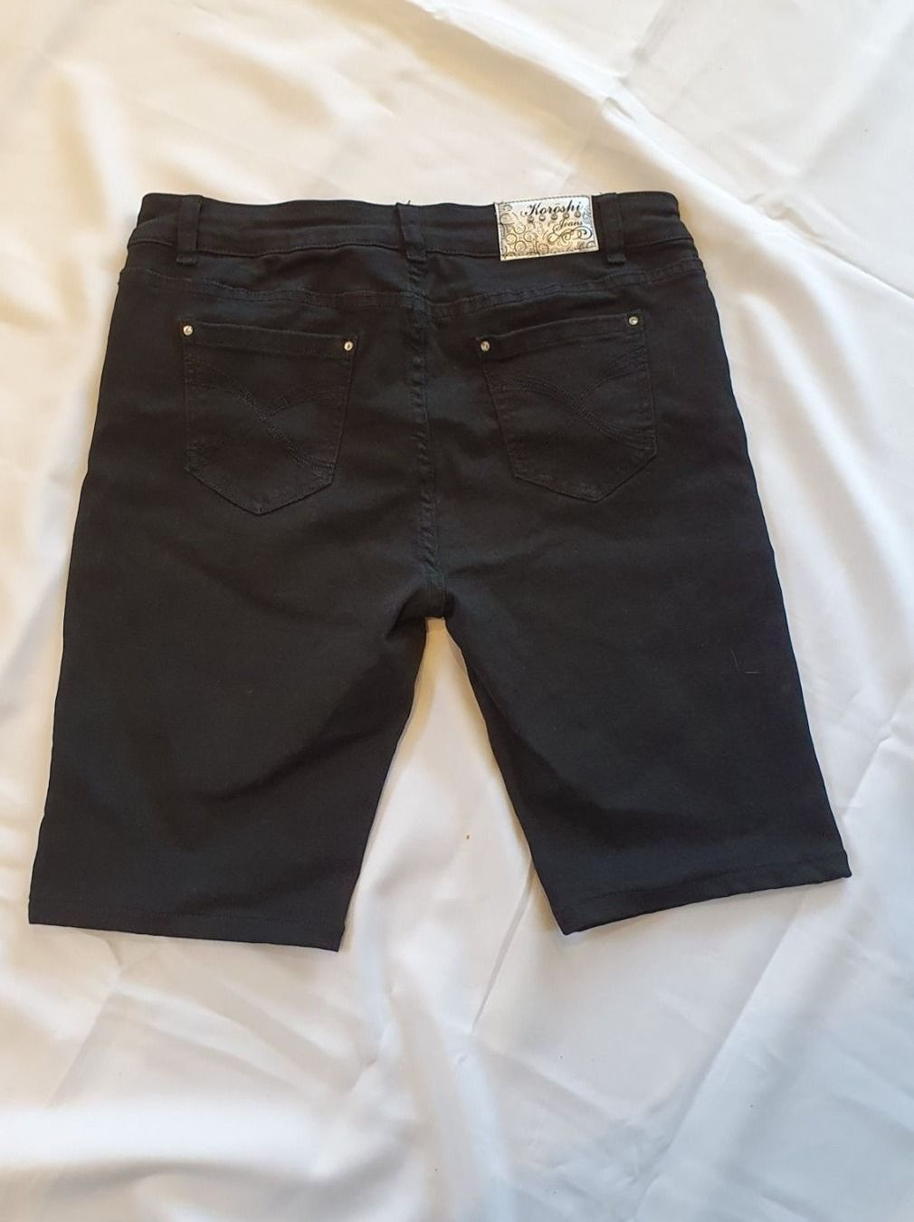 Jeans: schwarze Jeans Shorts 42 – Usato da Niederbuchsiten venduto da klengyel 3