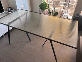 Tisch mit Metall-Glasstruktur-Platte 160x80cm