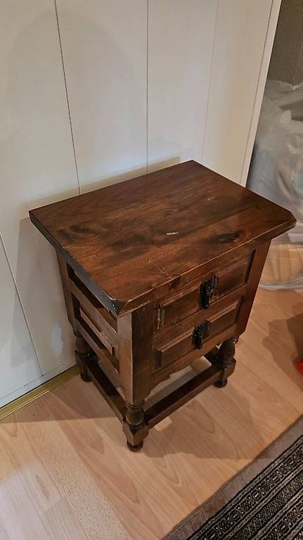 Tavoli: Holz Beistelltisch – Usato da Merenschwand venduto da jas_ym5v 1