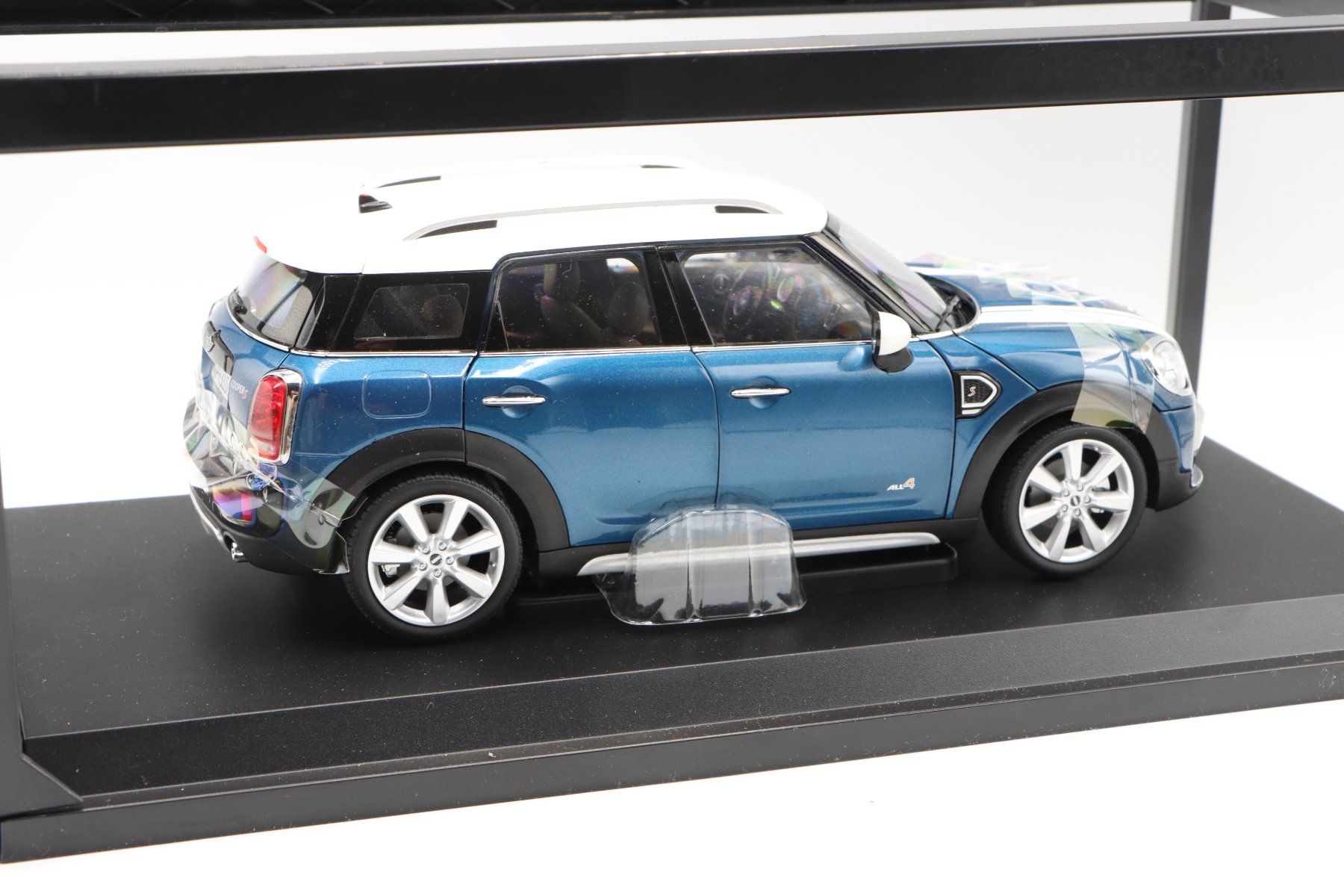 Cooper Modellautos: Mini Cooper S Countryman 2017 1:18 Norev – Neu und originalverpackt aus Bühl b.Aarberg von modelldiecast 6