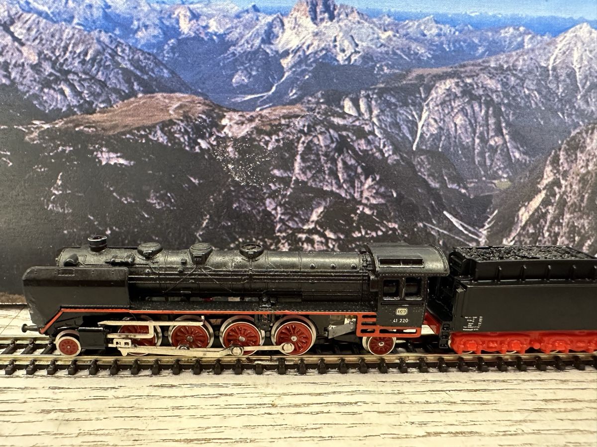Märklin Modellini di ferrovie: Märklin 8827 DB BR 41 – Usato da Lupsingen venduto da New-Haven 1