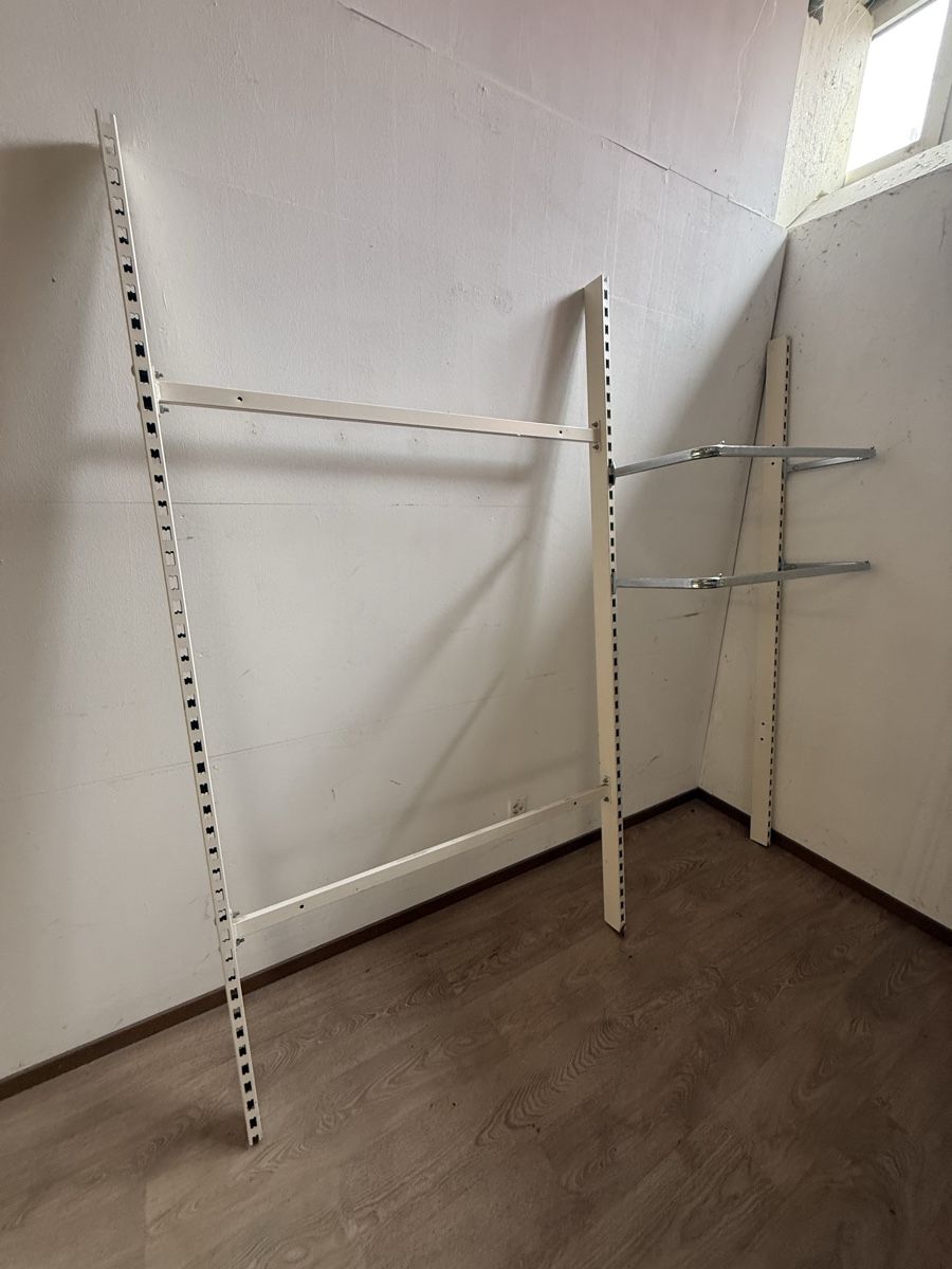 Scaffali: Modulares Ladenbauregal / Wandsystem – Usato da Fulenbach venduto da Annie.s_Mid_Century