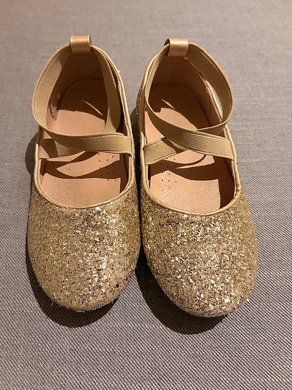 Scarpe per ragazze: Goldene Glitzer Ballerinas, Grösse 34 – Usato da Männedorf venduto da Deniska2003