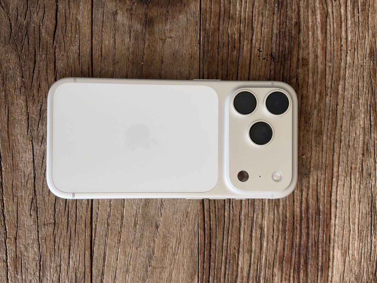 Apple Telefoni cellulari / Smartphones: Apple iPhone 17 Pro - Silber - 256GB – Usato da Stettlen venduto da enr_c5lt