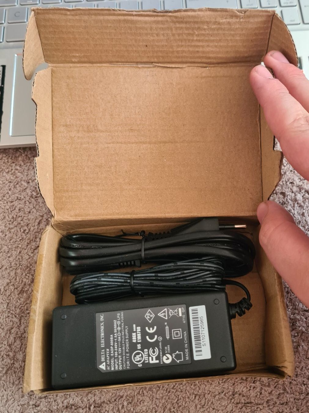 Caricabatterie: Delta Electronics INC. AC Adapter EADP-600BA – Usato da Zürich venduto da Alibaba1234