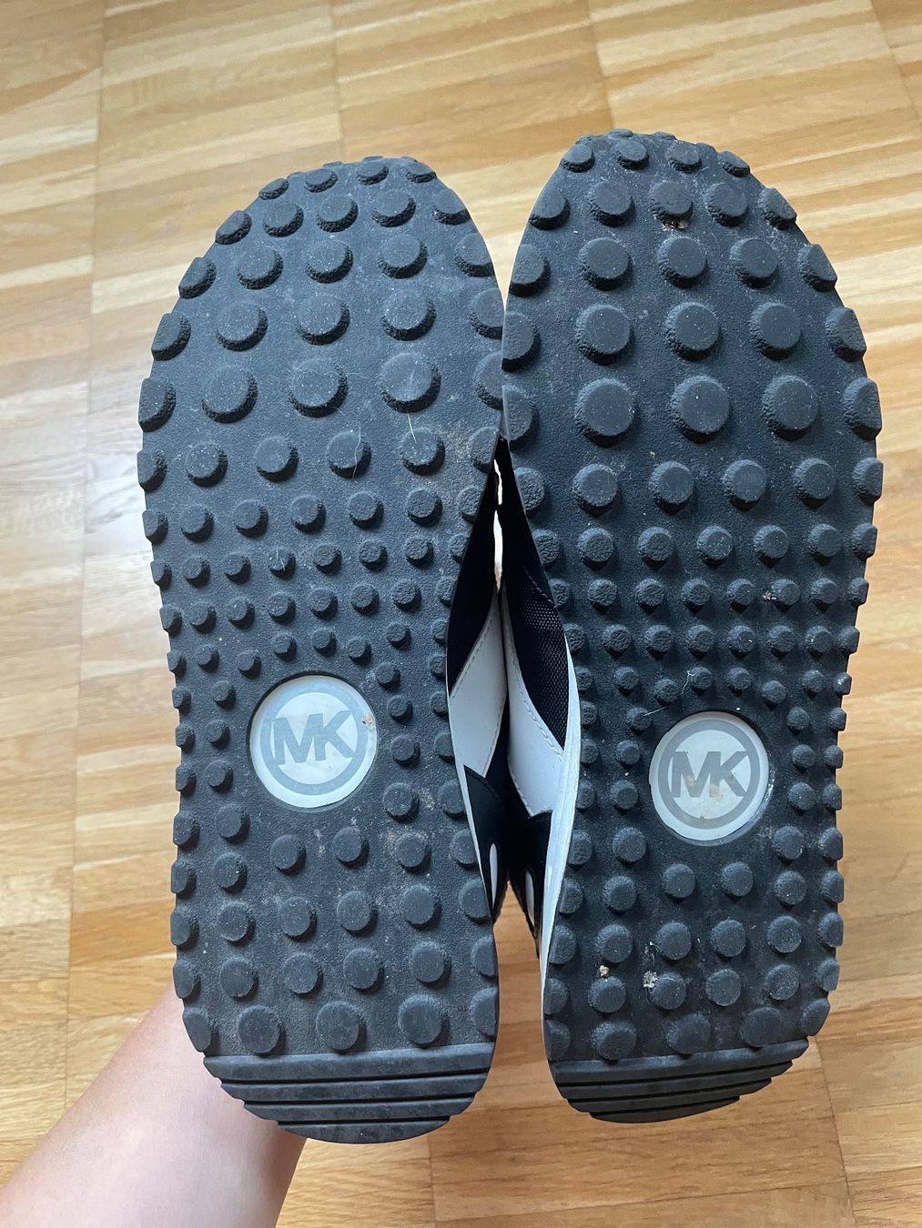 Michael Kors Scarpe da donna: Michael Kors Leather Sneakers 37 – Usato da Dübendorf venduto da VSAngel 4