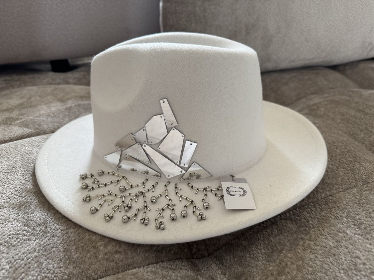 Chapeaux, bonnets & casquettes: Milchweisser Hut – Neuf (Voir description) à Knonau par yuz_px92
