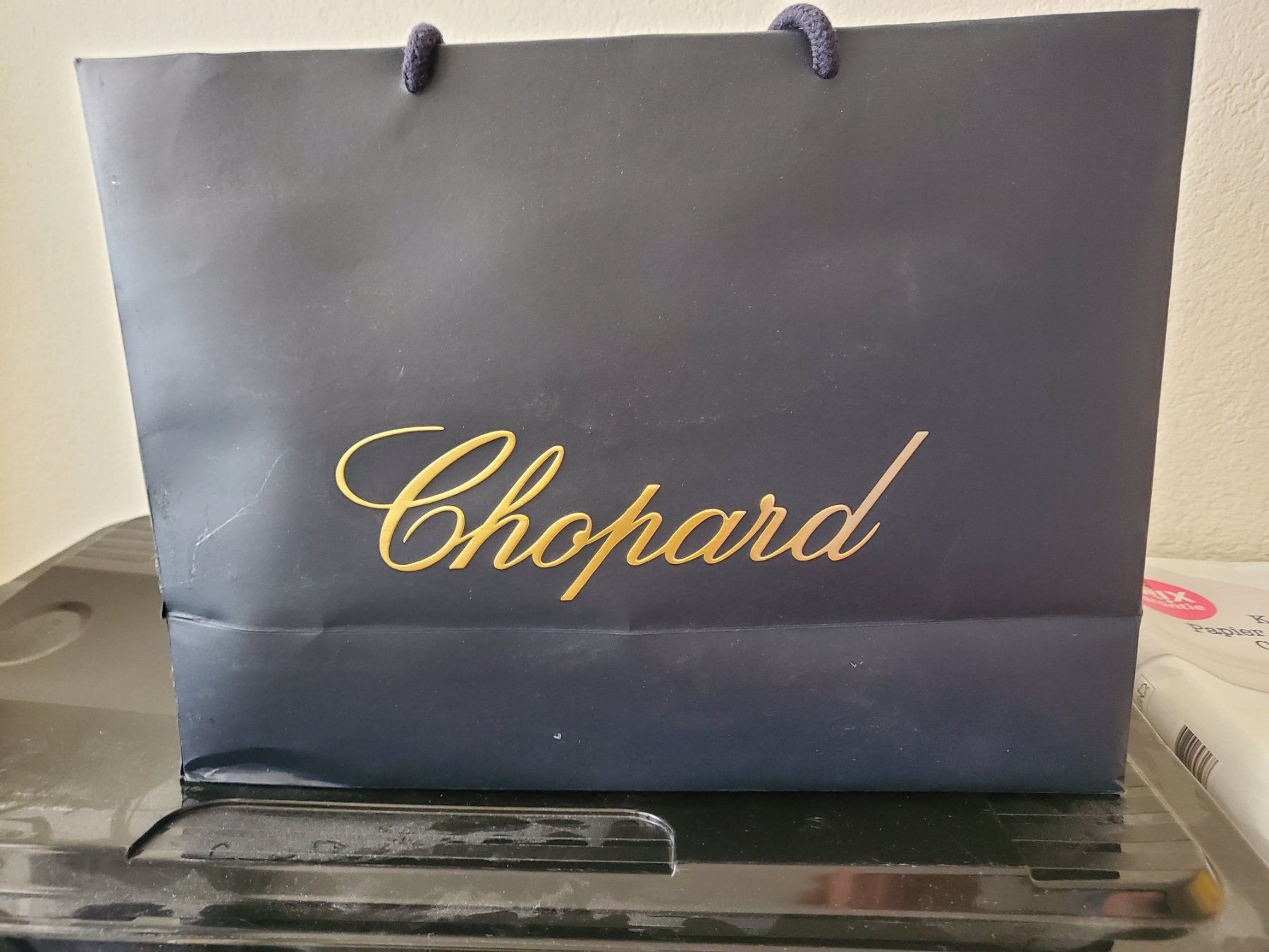 Chopard Borse: Chopard Stabile Papier Einkauf Tragtasche Format Quer – Nuovo (secondo la descrizione) da Unterägeri venduto da ani_pn8n