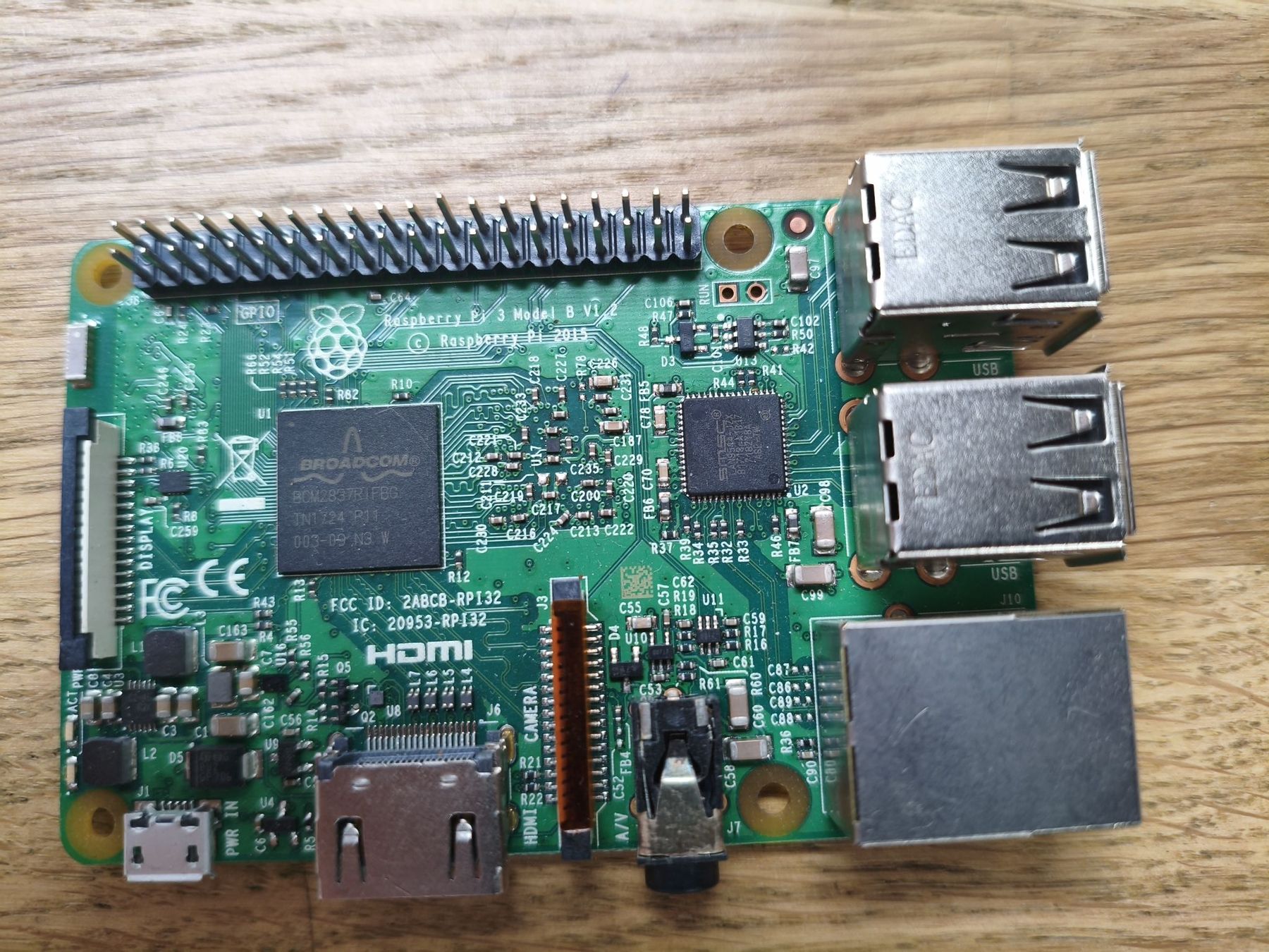 Raspberry Pi Composants électroniques: Raspberry Pi 3 Model B V1.2 gebraucht 1GB RAM – D'occasion à Bösingen par Crxdriver64