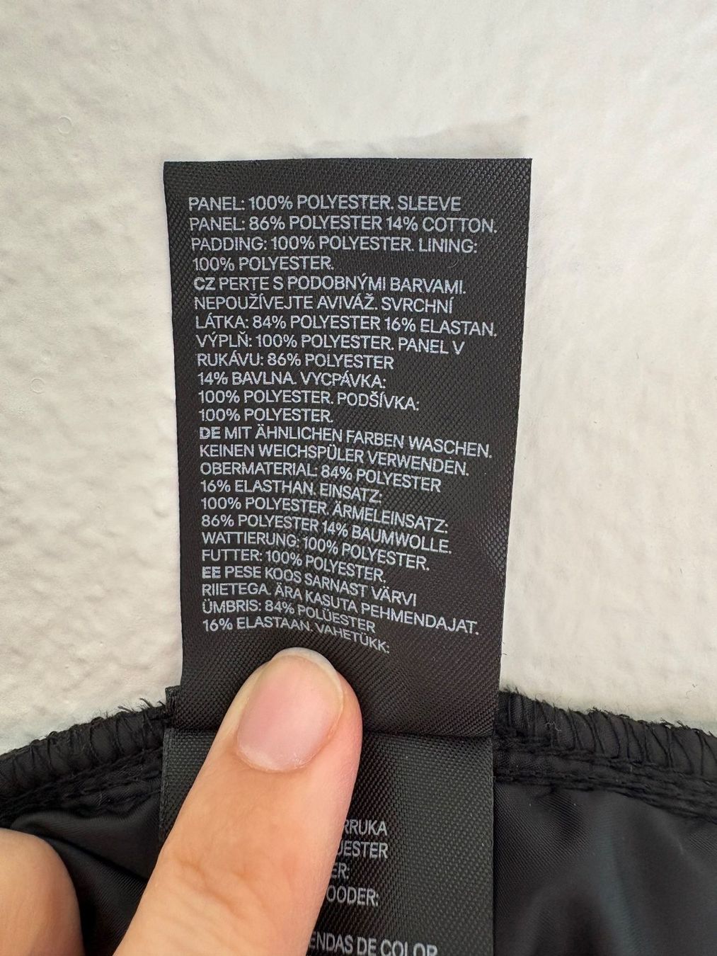 H&M Jacken: Schwarze Sportjacke mit Kapuze – Neu (gemäss Beschreibung) aus Zürich von bbbggg 4