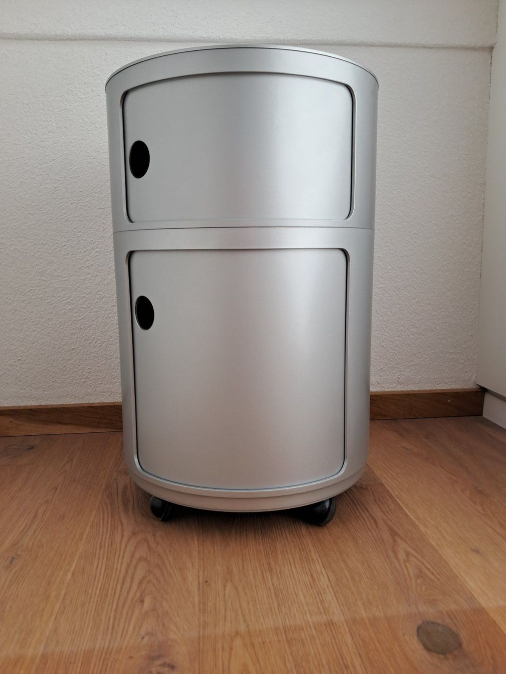 Kartell Comodini: Kartell – Usato da Seedorf BE venduto da wun_p22k 5