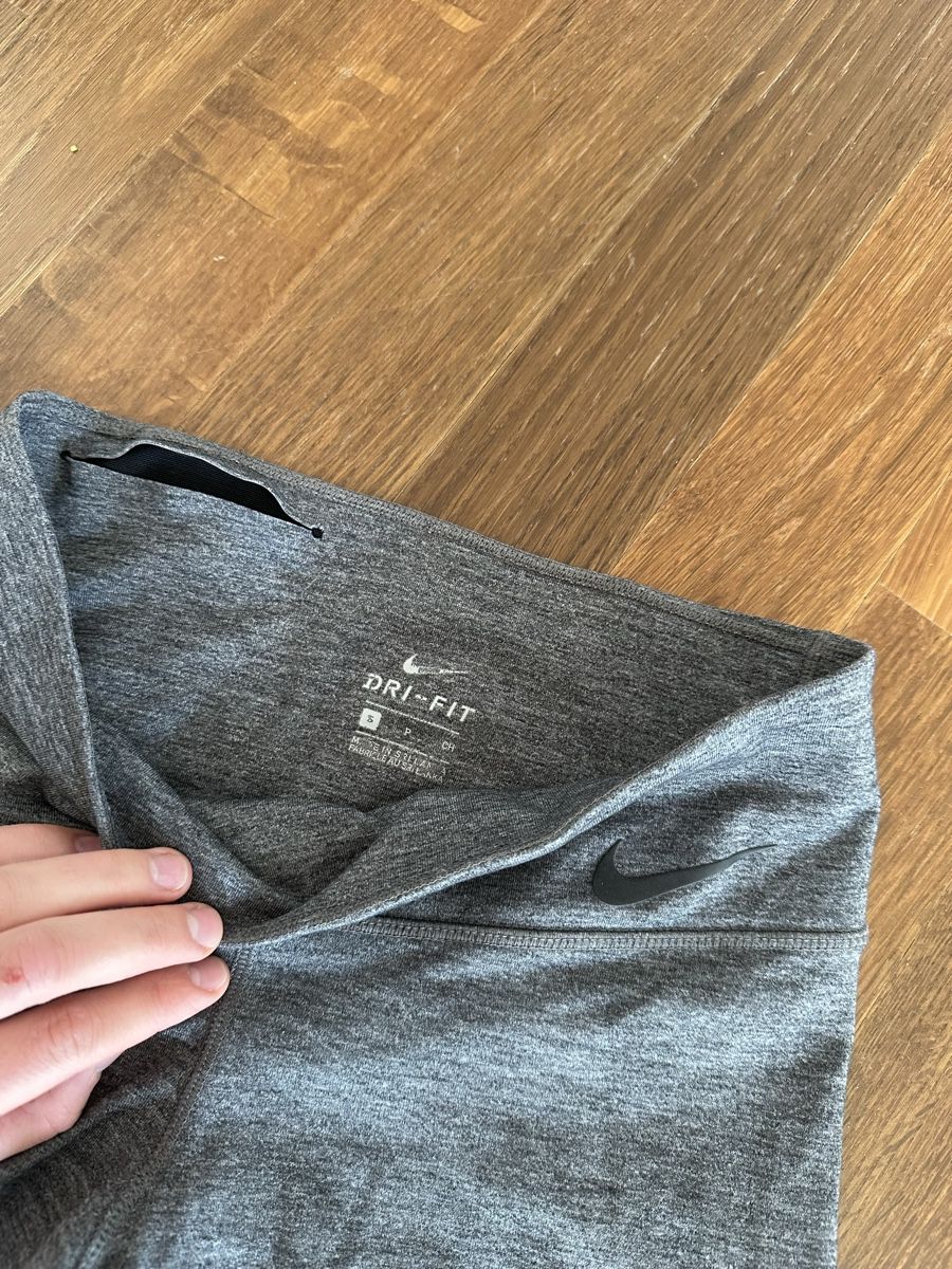 Nike Leggings: Nike Leggins XS Dry Fit – Gebraucht aus Dietikon von mike.thorton 1