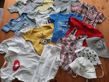 17teiliges Sommerkleiderpäckli 74/80